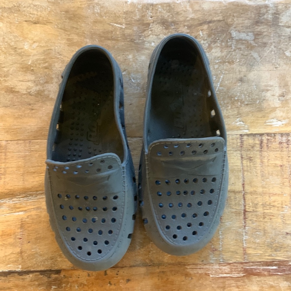 Floafers size 11, gray and tangerine